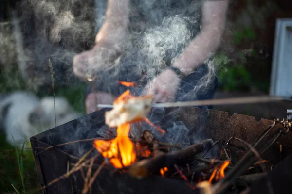 Ekmek ateşte kızarır..
