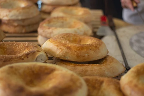 Freshly baked bread. Traditional Armenian cuisine. — Stock Photo, Image