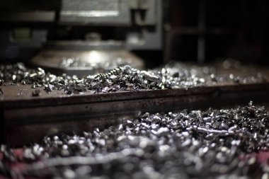 Masada metal talaşı var..