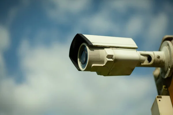 Videocamera di videosorveglianza per la protezione del territorio. — Foto Stock
