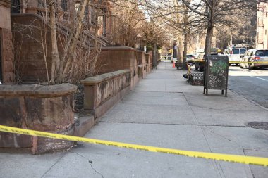 Polis, Brooklyn, New York 'ta bir gecede vurulan birini araştırıyor. 1 Mart 2024, Brooklyn, New York, ABD: 29 Şubat 2024, Perşembe akşamı, saat 22: 40 sularında, polis bir erkek vurulma olayına cevap verdi. 