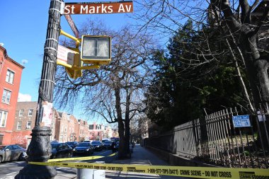 Polis, Brooklyn, New York 'ta bir gecede vurulan birini araştırıyor. 1 Mart 2024, Brooklyn, New York, ABD: 29 Şubat 2024, Perşembe akşamı, saat 22: 40 sularında, polis bir erkek vurulma olayına cevap verdi. 