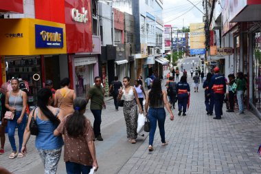 VITORIA DA CONQUISTA (BA), 03 / 02 / 2024 - Vitoria da Conquista, Güneybatı Bahia, Brezilya 'da ticaret hareketi, bu Cumartesi (2)).