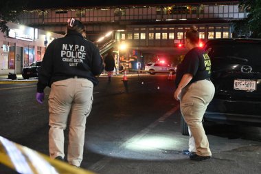 Bronx, New York 'taki 49 karakolun sınırları içinde 686 Allerton Bulvarı' nda meydana gelen toplu çatışmada bir kişi öldü ve dört kişi de yaralandı. 1 Eylül 2025, Bronx, New York, ABD (Kyle Mazza / the Newws2)