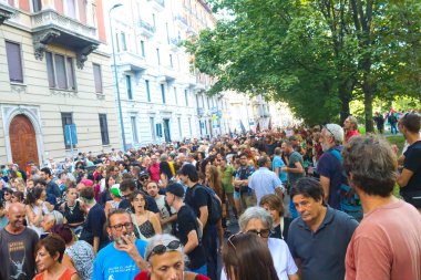 Milan (İtalya), 6 Eylül 2025 - Gösteri / Leoncavallo - Milano şehir merkezinde büyük bir gösteri. Milan 'ın ünlü sosyal merkezi Leoncavallo, tarihi boyunca defalarca tahliye edildi. (Edson de souza 2nci bölüm))