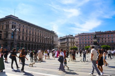 Milan (İtalya), 09 / 06 / 2025 - 6 Eylül 2025 günü öğleden sonra, Milano şehir merkezinde büyük bir turist hareketi. (Edson De Souza / Yeniler 2)    