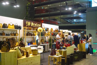 Milan (İtalya), 07 / 09 / 2025 - MICAM 2025 / Milan - 7 Eylül 'de başladı ve 9 Eylül' e kadar devam edecek. MICAM 2025, ayakkabı dünyasına adanmış en önemli uluslararası fuardır. (Edson de souza 2nci bölüm))  