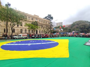Sao Paulo (SP), 09 / 07 / 2025 - sendikalar, öğrenci örgütleri, sol partiler ve hareketler Sao Paulo şehir merkezindeki Praca da Republica 'da Egemen Brezilya gösterisini düzenledi. (Leandro Chemalle\ Yeni 2))   