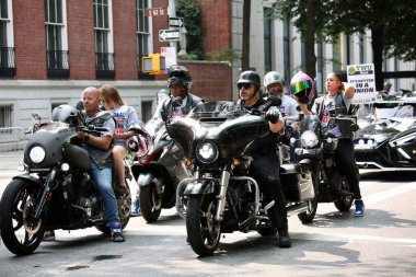 6 Eylül 2025, New York, ABD: NY merkezi işçi konseyi afl-cio yıllık İşçi Bayramı geçit töreni, New York 'ta Batı 44. cadde ve 5. caddenin köşesinden şamandıra, dans, müzik eşliğinde yapılır. (niyi fote\ theenews2)   