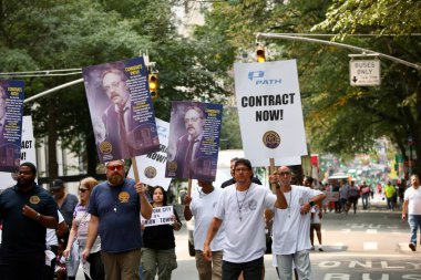 6 Eylül 2025, New York, ABD: NY merkezi işçi konseyi afl-cio yıllık İşçi Bayramı geçit töreni, New York 'ta Batı 44. cadde ve 5. caddenin köşesinden şamandıra, dans, müzik eşliğinde yapılır. (niyi fote\ theenews2)   