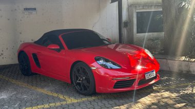 Sao Paulo (SP) - Kara Kedi olarak bilinen nüfuzlu kişi, kara para aklama ve kumarla ilgili bir operasyonda sivil polis tarafından başka bir arabaya el koydu. (oslaim brito\ the new 2color)  