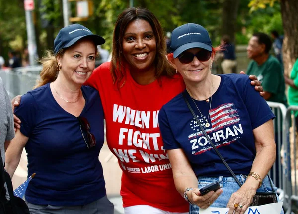 6 Eylül 2025, New York, ABD: New York başsavcısı Letitia James New York 'ta düzenlenen New York İşçi Bayramı geçit törenine katıldı. (niyi fote\ theenews2)    