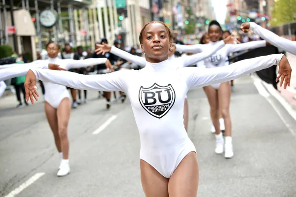 6 Eylül 2025, New York, ABD: NY merkezi işçi konseyi afl-cio yıllık İşçi Bayramı geçit töreni, New York 'ta Batı 44. cadde ve 5. caddenin köşesinden şamandıra, dans, müzik eşliğinde yapılır. (niyi fote\ theenews2)   