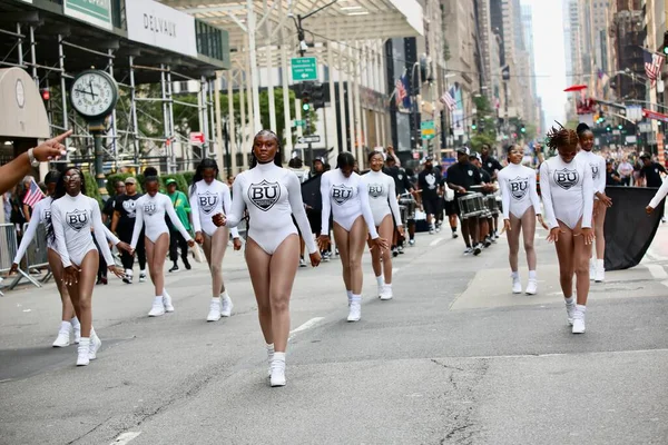 6 Eylül 2025, New York, ABD: NY merkezi işçi konseyi afl-cio yıllık İşçi Bayramı geçit töreni, New York 'ta Batı 44. cadde ve 5. caddenin köşesinden şamandıra, dans, müzik eşliğinde yapılır. (niyi fote\ theenews2)   