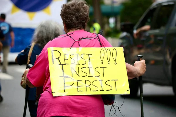 6 Eylül 2025, New York, ABD: NY merkezi işçi konseyi afl-cio yıllık İşçi Bayramı geçit töreni, New York 'ta Batı 44. cadde ve 5. caddenin köşesinden şamandıra, dans, müzik eşliğinde yapılır. (niyi fote\ theenews2)   