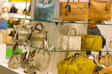 Milan (İtalya), 09 / 09 / 2025 - dünyanın en büyük ayakkabı fuarı olan micam 2025, Rho fieramilano 'daki son gününde çeşitli yerlerdeki sergi standlarında iyi bir hareket yaptı. (Edson de souza 2nci bölüm))     