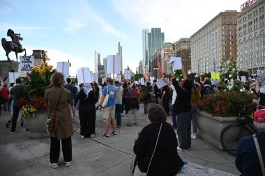 Protestocular Michigan Bulvarı ve Doğu İda B. 'da toplanıp yürüdüler. Wells, göçmenlik ve gümrük yaptırımlarının (Ice) Chicago 'dan ayrılmasını talep ediyor. 9 Eylül 2025, Chicago, Illinois. (Kyle Mazza\ yeni2))