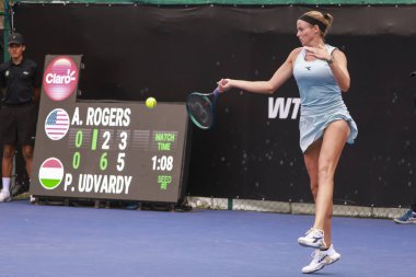 Sao Paulo (SP), 09 / 09 / 2025 - Anna Rogers (ABD) ile Panna Udvardy (HUN) arasındaki maç, Sao Paulo 'daki SP Açık' ta, 9 Eylül 2025 tarihinde Villa-Lobos Park 'ta gerçekleşti. (leco viana\ yeni2))     