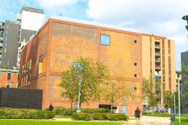 Milan (İtalya), 10 Eylül 2025 - Bosco Verticale - Dikey bir ormanın ilk örneği Hines Italia 'nın kentsel yenileme projesi kapsamında Ekim 2014' te Milano 'da Porta Nuova bölgesinde açıldı. (Edson de souza 2nci bölüm))       