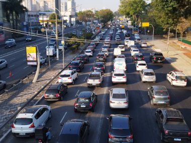 Mobilite / trafik / trafik sıkışıklığı / sp - Sao Paulo 'nun doğu bölgesindeki mooca bölgesinde (10 Eylül 2025) avenida alcantara machado (radyal leste) trafiği sıkışık. (Leandro Chemalle / Yeniler 2)     