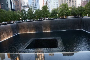 11 Eylül 2025, New York, ABD: 11 Eylül 'ün 24. yıldönümü anma töreni Manhattan' ın aşağısındaki Dünya Ticaret Merkezi 'ndeki 9 / 11 anma meydanında gerçekleşiyor. (niyi fote _ the enews2)          