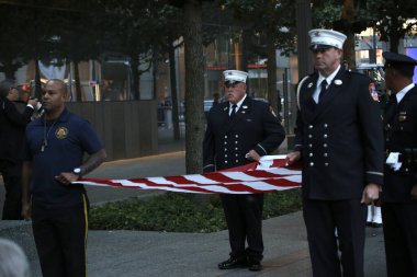 11 Eylül 2025, New York, ABD: 11 Eylül 'ün 24. yıldönümü anma töreni Manhattan' ın aşağısındaki Dünya Ticaret Merkezi 'ndeki 9 / 11 anma meydanında gerçekleşiyor. (niyi fote _ the enews2)          