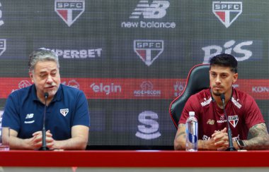 SAO PAULO (SP), 09 / 11 / 2025 - Sao Paulo takımına dönen, başkan Julio Casares eşliğinde forvet Emiliano Rigoni, 11 Eylül 2025 tarihinde Barra Funda Eğitim Merkezi 'nde sunuldu. (tomze fonseca\ yeni 2))    