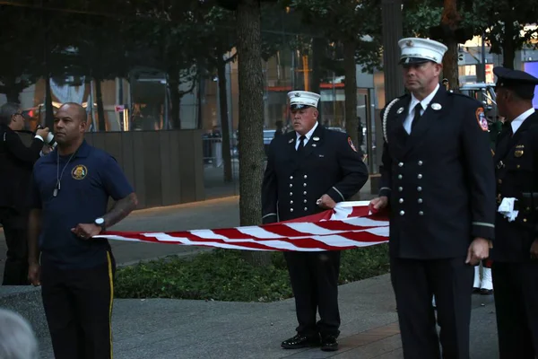 11 Eylül 2025, New York, ABD: 11 Eylül 'ün 24. yıldönümü anma töreni Manhattan' ın aşağısındaki Dünya Ticaret Merkezi 'ndeki 9 / 11 anma meydanında gerçekleşiyor. (niyi fote _ the enews2)          