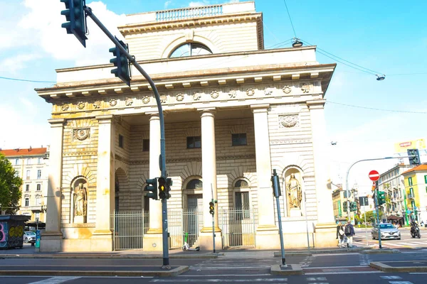 Milan (İtalya), 12 Eylül 2025 - Porta Venezia - Porta Venezia, Milano 'nun İspanyol duvarları boyunca inşa edilen altı ana kapısından biridir. (Edson de souza 2nci bölüm))       