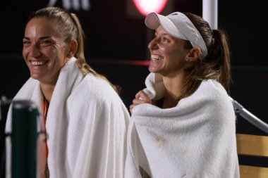 Sao Paulo (SP), 13 Eylül 2025 - Sao Paulo 'da oynanan SP Açık' ta Luisa Stefani (BRA) ve Timea Babos (HUN) ile Ingrid Martins (BRA) ve Laura Pigossi (BRA) karşı karşıya geldiler. (leco viana\ yeni2))    