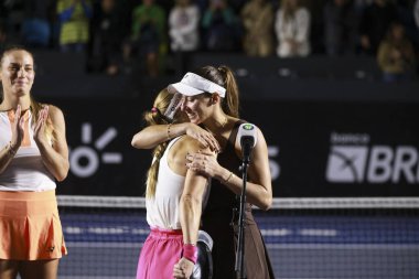 Sao Paulo (SP), 13 Eylül 2025 - Sao Paulo 'da oynanan SP Açık' ta Luisa Stefani (BRA) ve Timea Babos (HUN) ile Ingrid Martins (BRA) ve Laura Pigossi (BRA) karşı karşıya geldiler. (leco viana\ yeni2))    