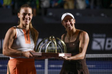 Sao Paulo (SP), 13 Eylül 2025 - Sao Paulo 'da oynanan SP Açık' ta Luisa Stefani (BRA) ve Timea Babos (HUN) ile Ingrid Martins (BRA) ve Laura Pigossi (BRA) karşı karşıya geldiler. (leco viana\ yeni2))    