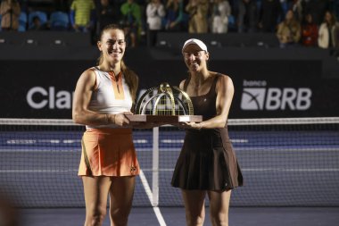 Sao Paulo (SP), 13 Eylül 2025 - Sao Paulo 'da oynanan SP Açık' ta Luisa Stefani (BRA) ve Timea Babos (HUN) ile Ingrid Martins (BRA) ve Laura Pigossi (BRA) karşı karşıya geldiler. (leco viana\ yeni2))    