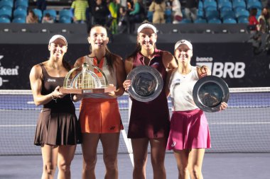 Sao Paulo (SP), 13 Eylül 2025 - Sao Paulo 'da oynanan SP Açık' ta Luisa Stefani (BRA) ve Timea Babos (HUN) ile Ingrid Martins (BRA) ve Laura Pigossi (BRA) karşı karşıya geldiler. (leco viana\ yeni2))    