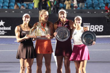 Sao Paulo (SP), 13 Eylül 2025 - Sao Paulo 'da oynanan SP Açık' ta Luisa Stefani (BRA) ve Timea Babos (HUN) ile Ingrid Martins (BRA) ve Laura Pigossi (BRA) karşı karşıya geldiler. (leco viana\ yeni2))    