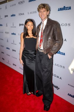 12 Eylül 2025, New York, New York, ABD: (L-R) Casie Baker ve Makineli Tüfek Kelly (mgk) (Colson Baker) 12 Eylül 2025 tarihinde New York 'ta The Rainbow Room' da Daily Front Row 'un 12. (M10 'lar\ yeni 2ler))