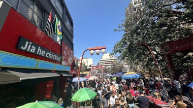 Sao Paulo (SP), 09 / 14 / 2025 - movement / Praca da Liberdade / SP - geleneksel bir Japon mahallesi olan Rua Galvao Bueno, Praca da Liberdade 'de pazar günleri yapılan gastronomi ve kültür fuarı ile büyük bir hareket. (Oslaim Brito / Tenews2)          