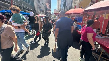 Sao Paulo (SP), 09 / 14 / 2025 - movement / Praca da Liberdade / SP - geleneksel bir Japon mahallesi olan Rua Galvao Bueno, Praca da Liberdade 'de pazar günleri yapılan gastronomi ve kültür fuarı ile büyük bir hareket. (Oslaim Brito / Tenews2)          