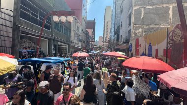 Sao Paulo (SP), 09 / 14 / 2025 - movement / Praca da Liberdade / SP - geleneksel bir Japon mahallesi olan Rua Galvao Bueno, Praca da Liberdade 'de pazar günleri yapılan gastronomi ve kültür fuarı ile büyük bir hareket. (Oslaim Brito / Tenews2)          