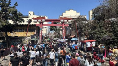 Sao Paulo (SP), 09 / 14 / 2025 - movement / Praca da Liberdade / SP - geleneksel bir Japon mahallesi olan Rua Galvao Bueno, Praca da Liberdade 'de pazar günleri yapılan gastronomi ve kültür fuarı ile büyük bir hareket. (Oslaim Brito / Tenews2)          