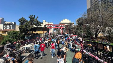 Sao Paulo (SP), 09 / 14 / 2025 - movement / Praca da Liberdade / SP - geleneksel bir Japon mahallesi olan Rua Galvao Bueno, Praca da Liberdade 'de pazar günleri yapılan gastronomi ve kültür fuarı ile büyük bir hareket. (Oslaim Brito / Tenews2)          