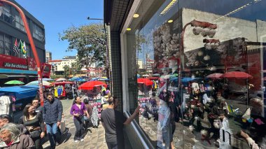 Sao Paulo (SP), 09 / 14 / 2025 - movement / Praca da Liberdade / SP - geleneksel bir Japon mahallesi olan Rua Galvao Bueno, Praca da Liberdade 'de pazar günleri yapılan gastronomi ve kültür fuarı ile büyük bir hareket. (Oslaim Brito / Tenews2)          