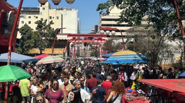 Sao Paulo (SP), 09 / 14 / 2025 - movement / Praca da Liberdade / SP - geleneksel bir Japon mahallesi olan Rua Galvao Bueno, Praca da Liberdade 'de pazar günleri yapılan gastronomi ve kültür fuarı ile büyük bir hareket. (Oslaim Brito / Tenews2)          