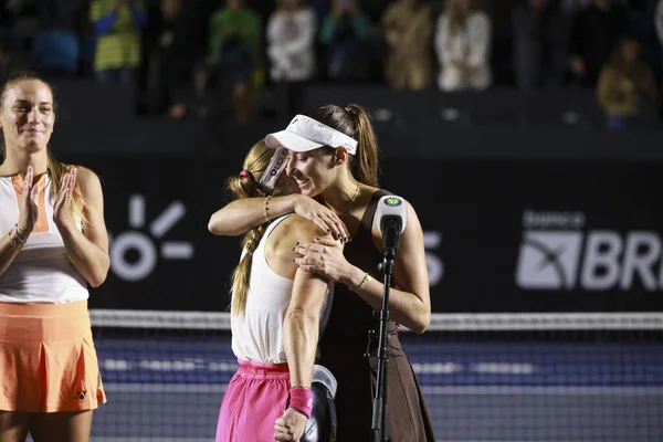 Sao Paulo (SP), 13 Eylül 2025 - Sao Paulo 'da oynanan SP Açık' ta Luisa Stefani (BRA) ve Timea Babos (HUN) ile Ingrid Martins (BRA) ve Laura Pigossi (BRA) karşı karşıya geldiler. (leco viana\ yeni2))    