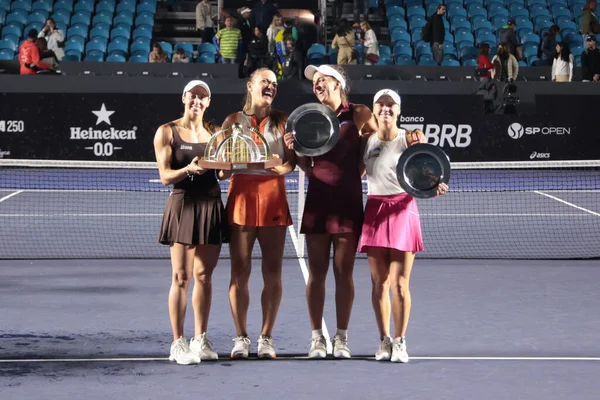 Sao Paulo (SP), 13 Eylül 2025 - Sao Paulo 'da oynanan SP Açık' ta Luisa Stefani (BRA) ve Timea Babos (HUN) ile Ingrid Martins (BRA) ve Laura Pigossi (BRA) karşı karşıya geldiler. (leco viana\ yeni2))    