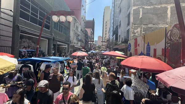 Sao Paulo (SP), 09 / 14 / 2025 - movement / Praca da Liberdade / SP - geleneksel bir Japon mahallesi olan Rua Galvao Bueno, Praca da Liberdade 'de pazar günleri yapılan gastronomi ve kültür fuarı ile büyük bir hareket. (Oslaim Brito / Tenews2)          