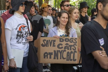 13 Eylül 2025, New York, New York, ABD: Hayvan Hakları protestocusu, Broadway 'de 23. Cadde' deki Hayvan Hakları Yürüyüşü öncesi NYC 2025 yürüyüşünde işaret verdi. (M10 'lar\ yeni 2ler))        
