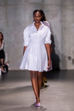 14 Eylül 2025, New York, New York, ABD: 14 Eylül 2025 'te Genesis House' da 2026 baharında Bach Mai defilesi için podyumda bir model yürür. (M10 'lar\ yeni 2ler))                       