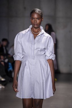 14 Eylül 2025, New York, New York, ABD: 14 Eylül 2025 'te Genesis House' da 2026 baharında Bach Mai defilesi için podyumda bir model yürür. (M10 'lar\ yeni 2ler))                       