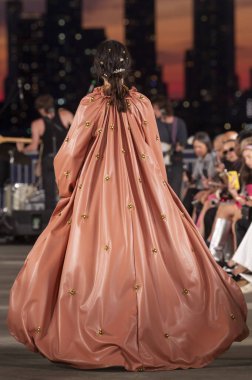 15 Eylül 2025, New York, New York, ABD: Cucculelli Shaheen defilesi için 15 Eylül 2026 New York Moda Haftası 'nda 40 Eylül 2025 tarihinde bir model podyumda yürüyor. (M10 'lar\ yeni 2ler))                   